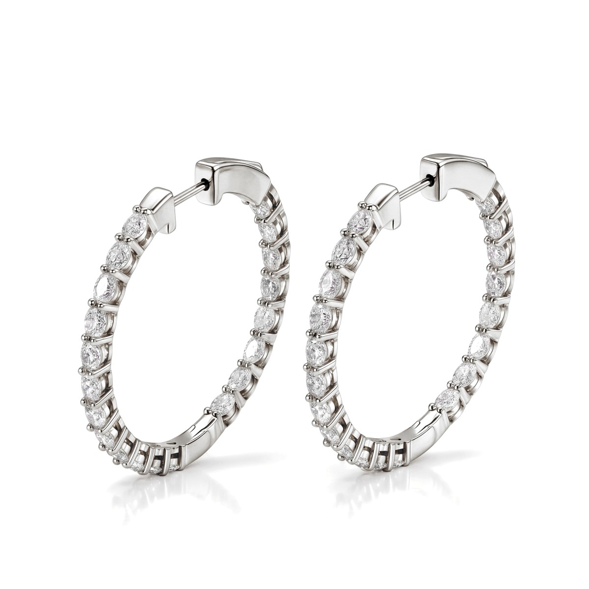 Luminette - Pendientes de aro de moissanita de talla oval con engaste de garras compartidas