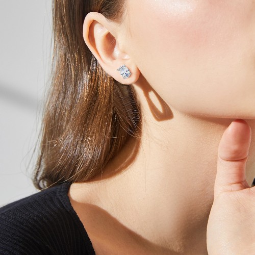 Ovalis – Pendientes de botón de moissanita de talla oval