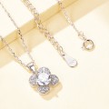Flora - Colgante de moissanita con diseño de trébol y con pavé