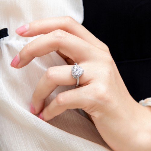 Anillos de platino con moissanita