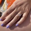 Sophia - Anillo de compromiso de moissanita con piedras laterales en pavé