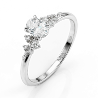 Ovaline - Anillo de Moissanita de Talla Oval con Piedras Laterales Minimalistas
