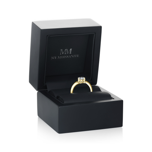 Elysia - Anillo solitario de moissanita de talla trillón