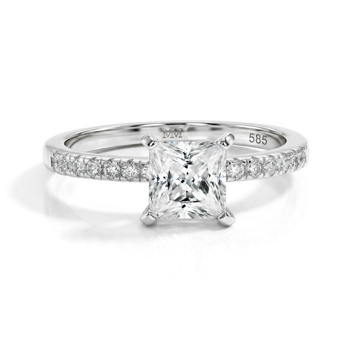 Celestia - Anillo de moissanita de talla princesa con piedras laterales en Pavé