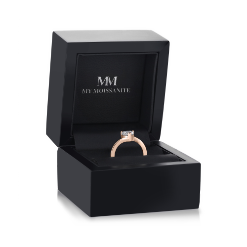 Amora - anillo solitario de moissanita de talla corazón
