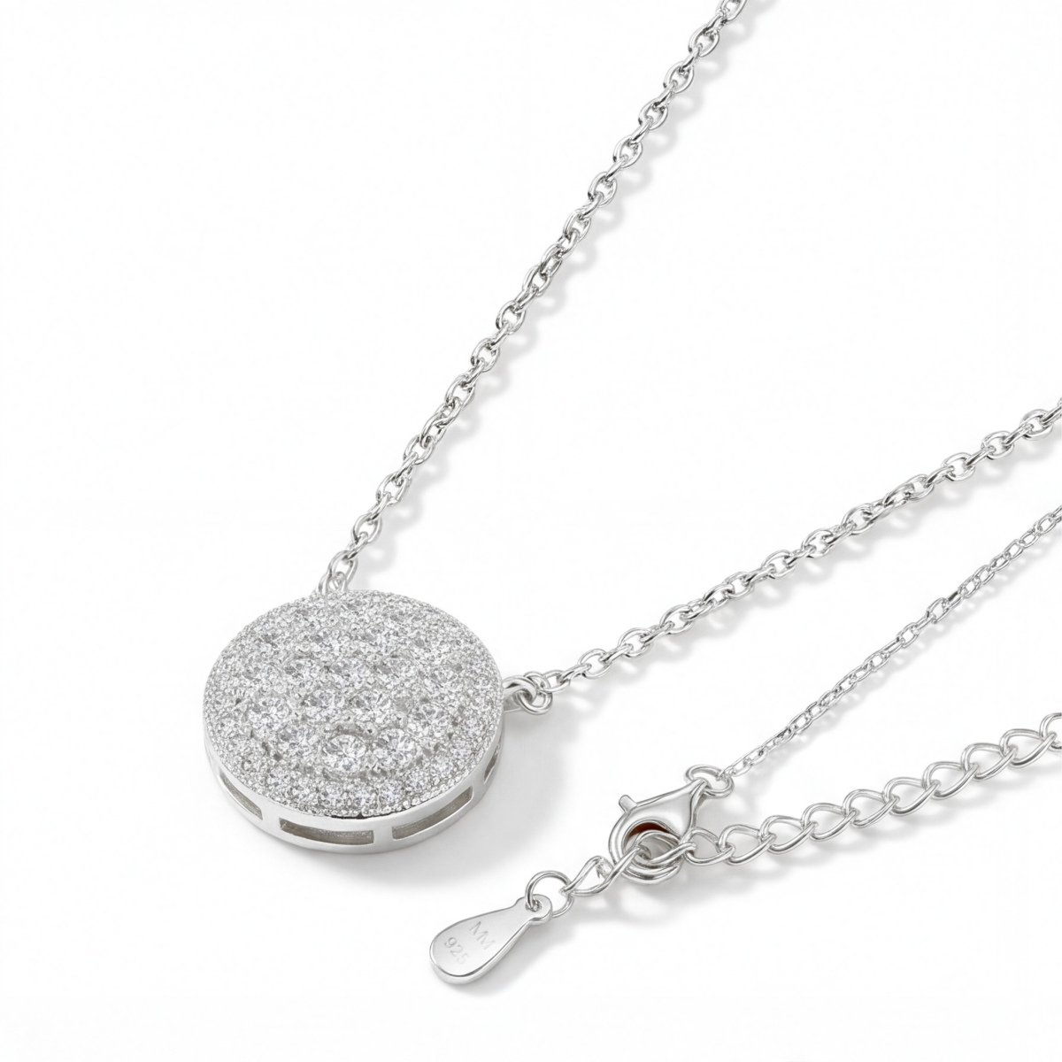 Brillante - Colgante de moissanita redonda en racimo con halo en pavé