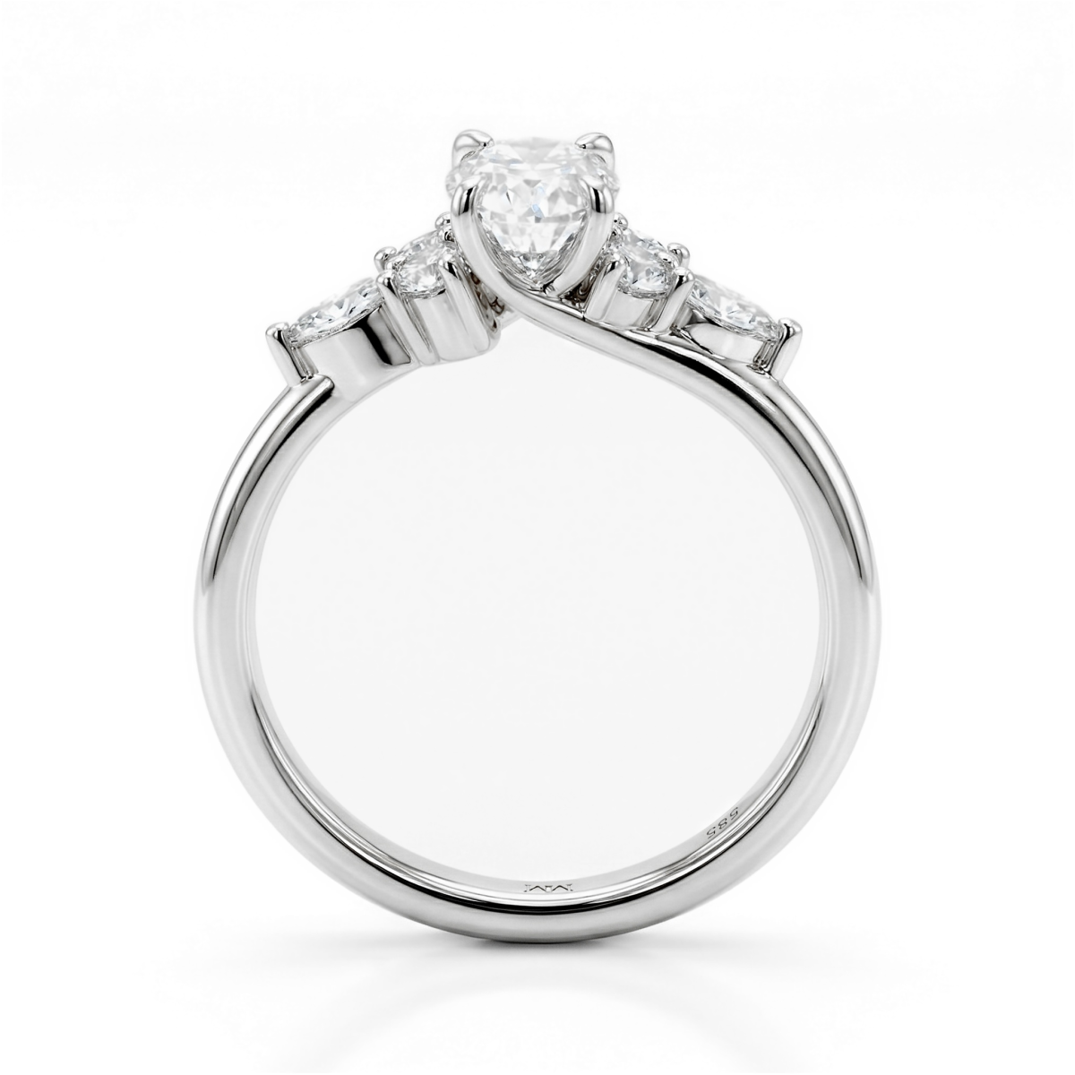 Olivette - Anillo de compromiso de moissanita de talla oval con piedras laterales de talla marquesa