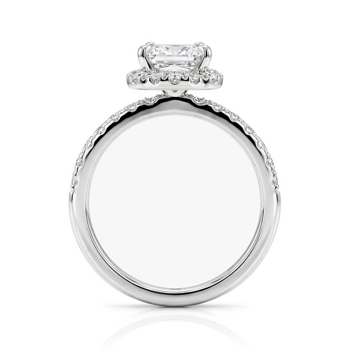 Regalia - Anillo de moissanita de talla princesa con halo y aro con pavé