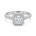 Regalia - Anillo de moissanita de talla princesa con halo y aro con pavé
