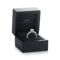 Lumiere - Anillo de moissanita talla radiant con piedras en engaste pavé