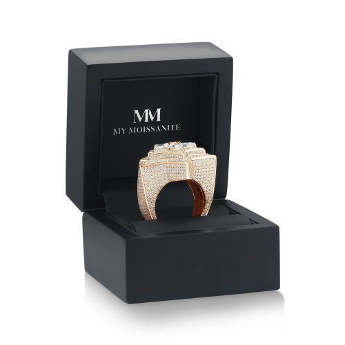 Zenith - Anillo Estrella para Hombre: Moissanita Talla Pera, Pavé
