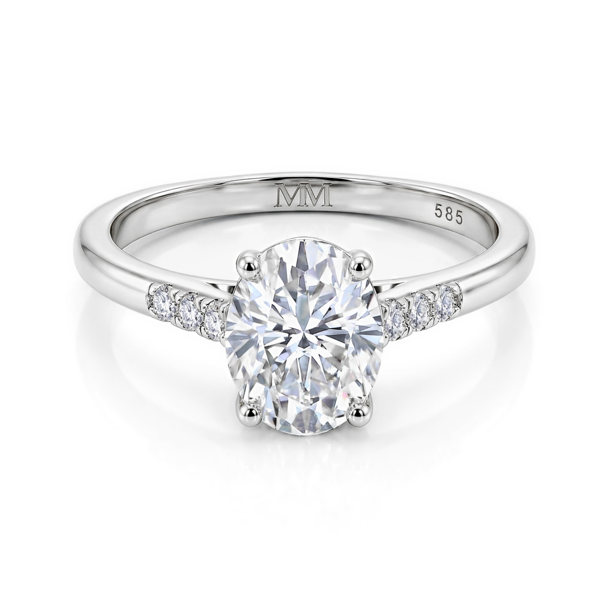 Mirage - Anillo de compromiso de moissanita de talla oval con piedras laterales en pavé
