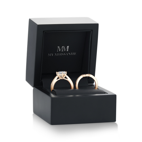 Vespera - Conjunto Nupcial de Moissanita con Detalles en Pavé y Aro Dividido