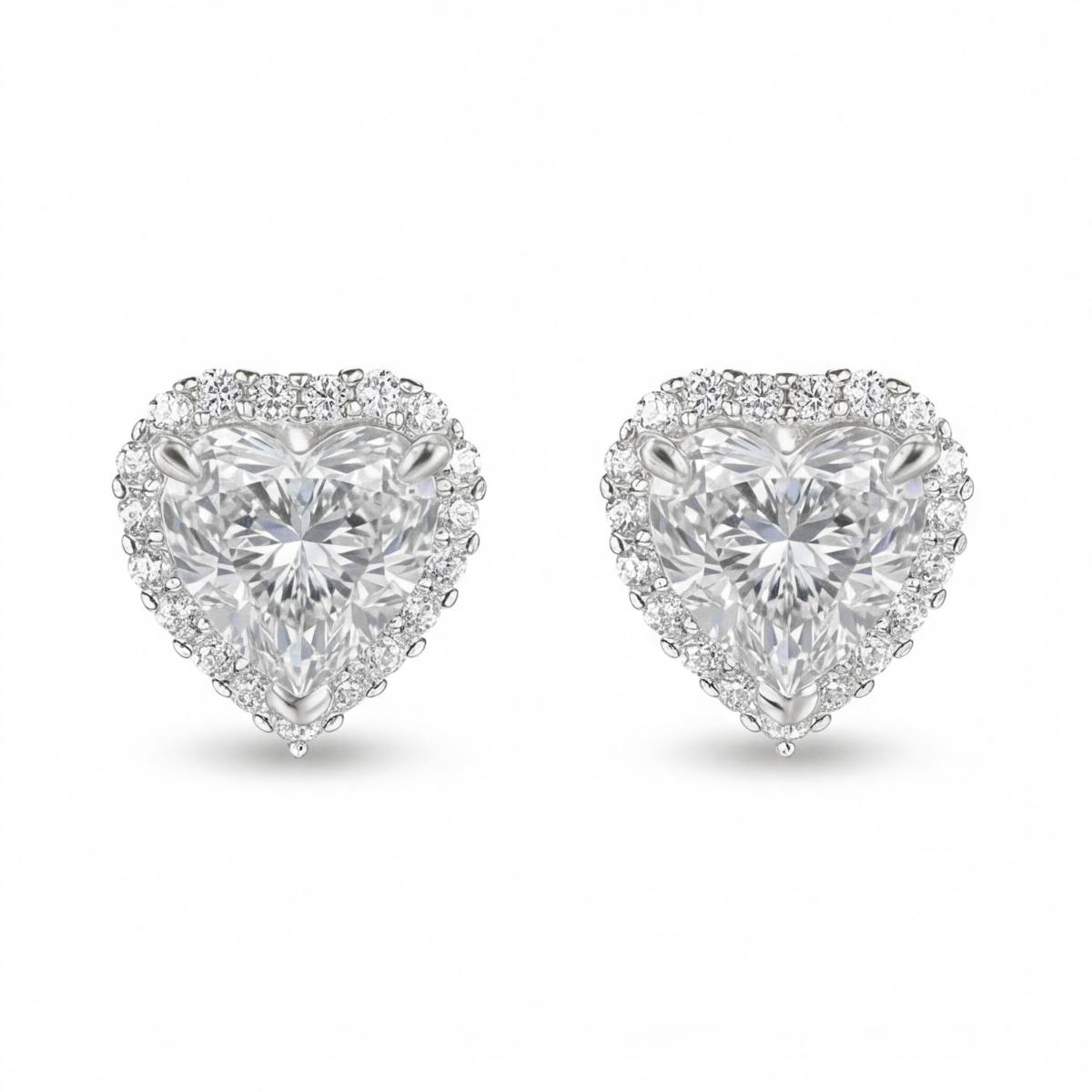 Belleza - Pendientes de Moissanita de Talla Corazón con Engaste con Halo
