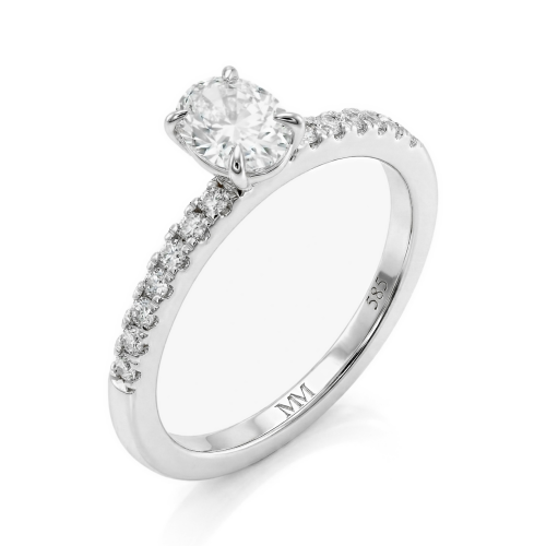 Nina - Anillo de moissanita oval con piedras laterales en pavé