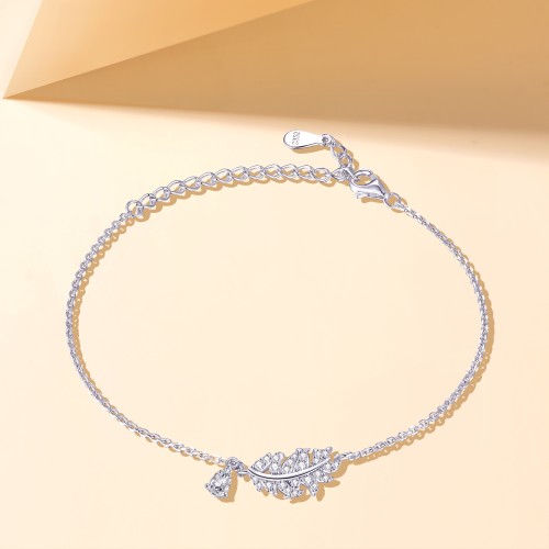 Foliana - Pulsera de moissanita: charm de hoja y piedra colgante