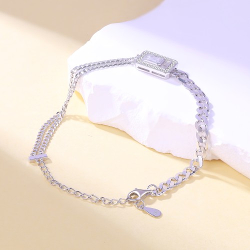 Verdura - Pulsera de moissanita de talla esmeralda con diseño de halo