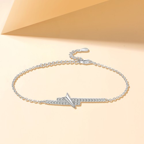 Volute - Pulsera de moissanita en forma de V con engaste pavé