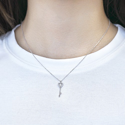 Amore - Colgante de moissanita con llave en forma de corazón y engaste pavé