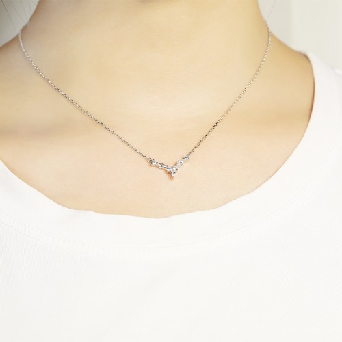 Adelina - Collar elegante de moissanita con detalles en talla marquesa