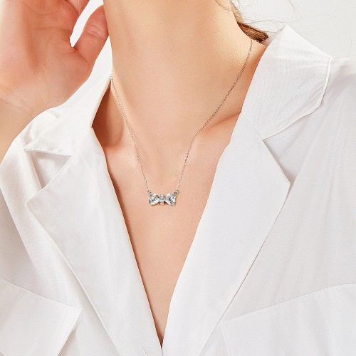Pairle - Collar con dos moissanitas de talla corazón y barra central con pavé