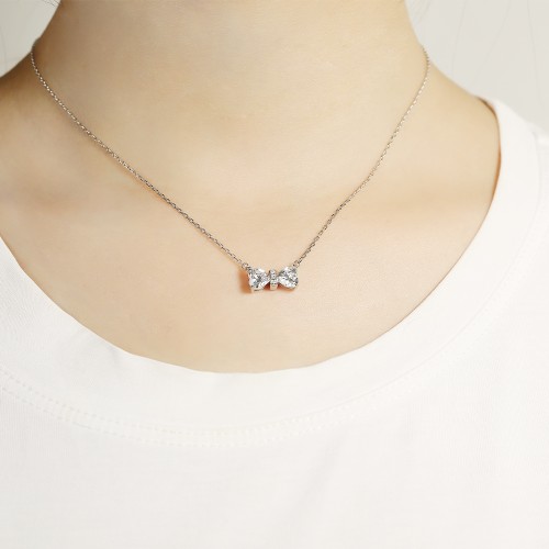 Pairle - Collar con dos moissanitas de talla corazón y barra central con pavé