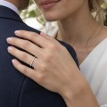 Starlet - Anillo eternity de moissanita