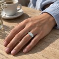Princelle - Anillo art déco de moissanita talla princesa con hombros de baguettes escalonadas