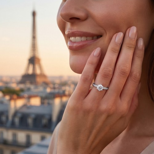 Sophia - anillo de compromiso de moissanita con piedras laterales en pavé - lifestyle